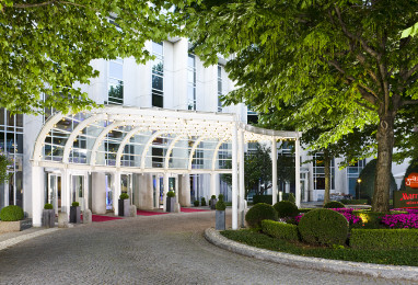 München Marriott Hotel: Exterior View