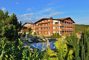 FREUND Das Hotel & SPA-Resort: Vista esterna